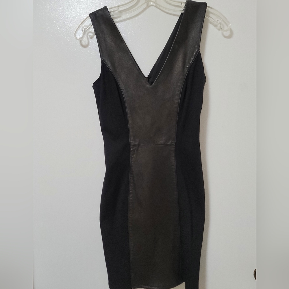 Bebe Black Genuine Leather Panel V-neck Bodycon Mini Dress Stretch Size 2